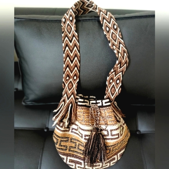 NEW Wayuu Handmade Woven Crossbody Bucket Bag Rhinestones Wide Strap Drawstring - Picture 5 of 17